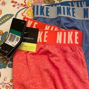 Girls NIKE standard fit extra large shorts one new with tags excellent condition